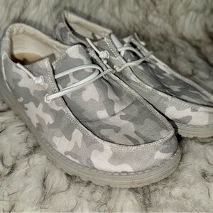 Hey Dudes. Womens 8 Wendy Funk Cloud Camo